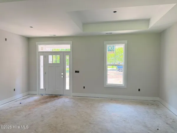 $647,530 | 122 Live Oak Circle, Lake Waccamaw, NC 28450