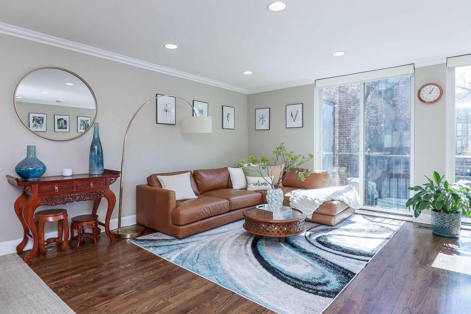 1346 North Sutton Place Chicago, IL 60610 - Photo 4 of 25 a living room with furniture and wooden floor