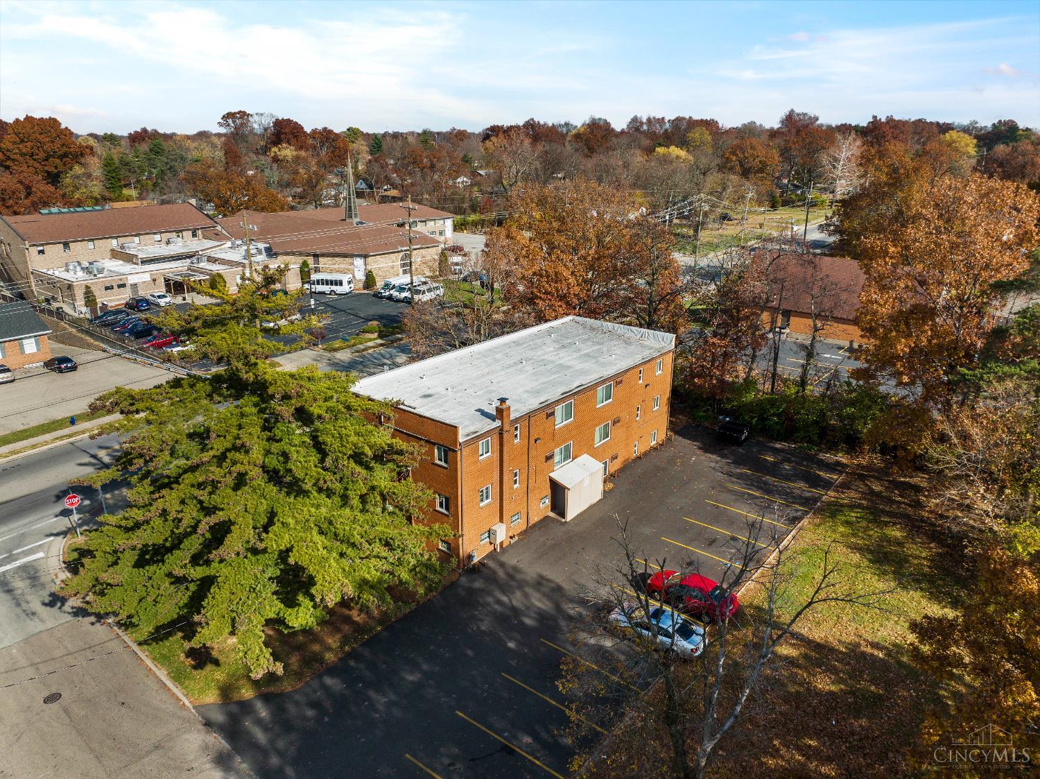 1165 West Galbraith Road Cincinnati, OH 45231 - Photo 37 of 39 Gallery Image 37