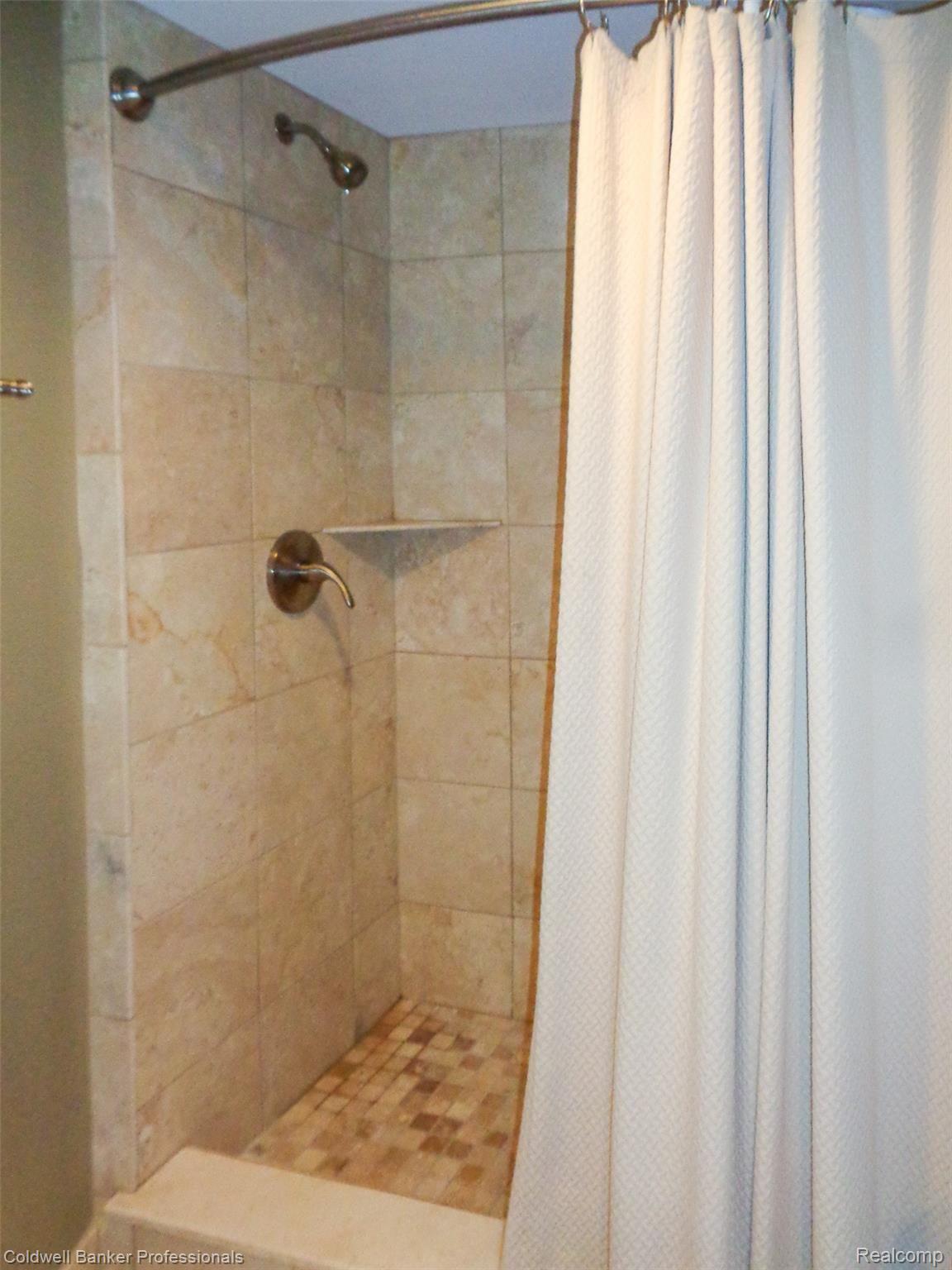 16945 Reedmere Avenue Franklin, MI 48025 - Photo 28 of 37 LL Generous walk-in Ceramic Shower