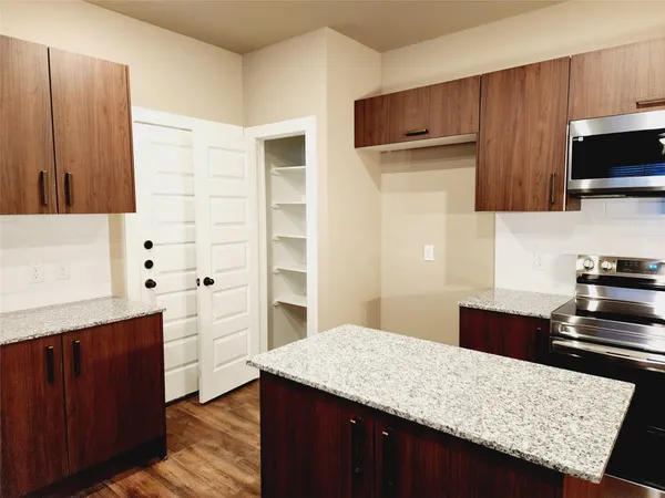 $1,665 | 9836 Grosbeak Lane, Magnolia, TX 77354