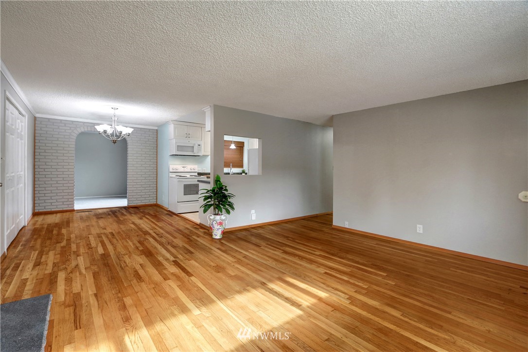16331 127th Avenue Southeast Renton, WA 98058 - Photo 6 of 20 Gallery Image 6
