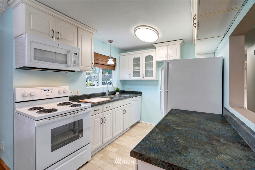 16331 127th Avenue Southeast Renton, WA 98058 - Photo 8 of 20 Gallery Image 8
