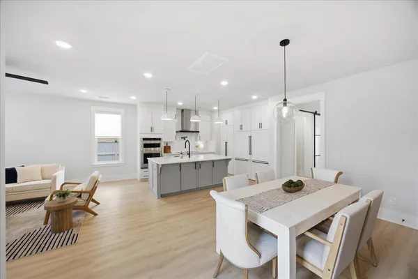 $3,100 | 676 Blueway Avenue, Summerville, SC 29486