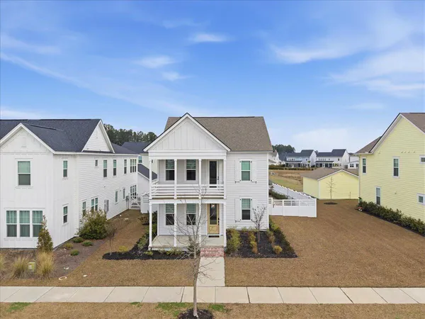 $3,100 | 676 Blueway Avenue, Summerville, SC 29486