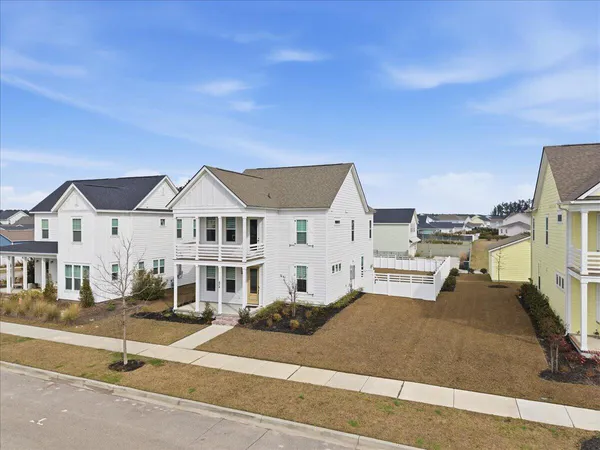 $3,100 | 676 Blueway Avenue, Summerville, SC 29486