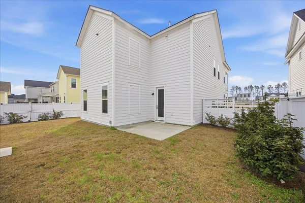 $3,100 | 676 Blueway Avenue, Summerville, SC 29486