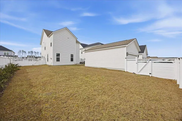 $3,100 | 676 Blueway Avenue, Summerville, SC 29486