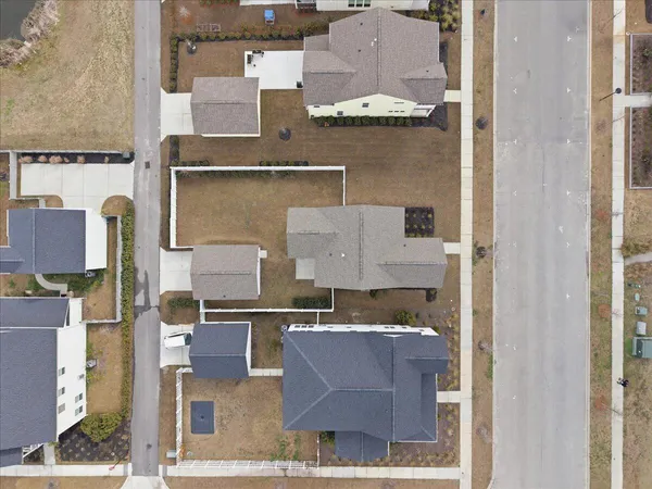 $3,100 | 676 Blueway Avenue, Summerville, SC 29486