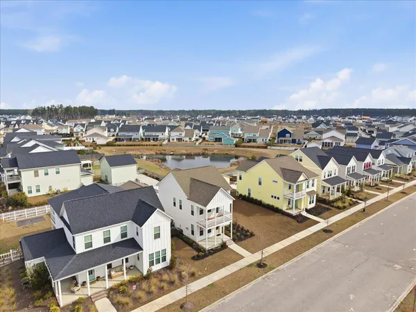 $3,100 | 676 Blueway Avenue, Summerville, SC 29486