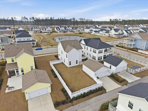 $3,100 | 676 Blueway Avenue, Summerville, SC 29486