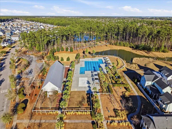 $3,100 | 676 Blueway Avenue, Summerville, SC 29486