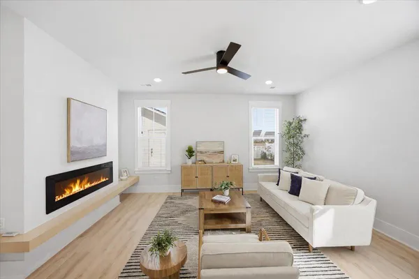 $3,100 | 676 Blueway Avenue, Summerville, SC 29486