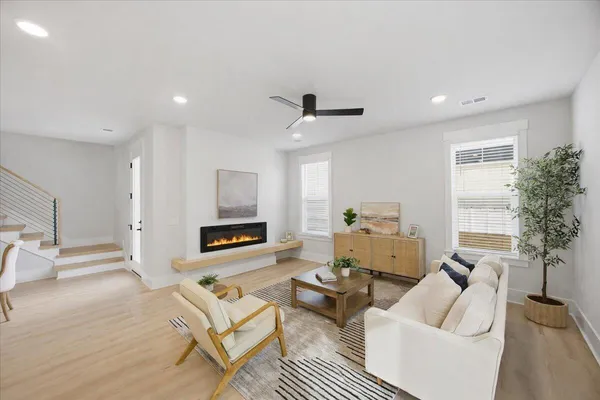 $3,100 | 676 Blueway Avenue, Summerville, SC 29486