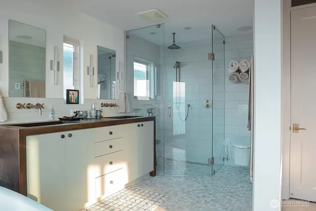 $11,800 | 2628 Northwest Esplanade, Seattle, WA 98117