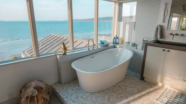 $11,800 | 2628 Northwest Esplanade, Seattle, WA 98117