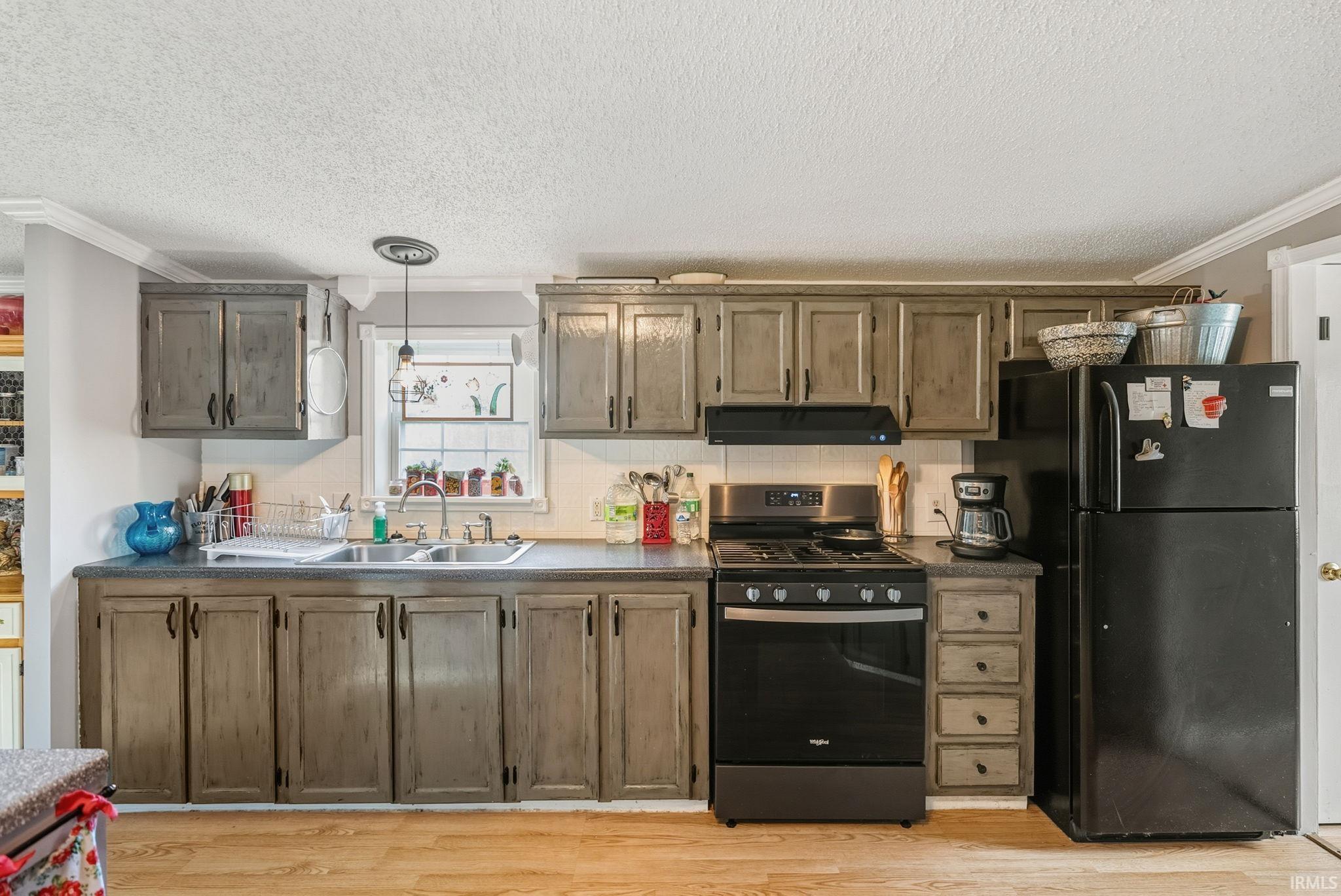 481 County Line Road Pierceton, IN 46562 - Photo 9 of 35 Gallery Image 9
