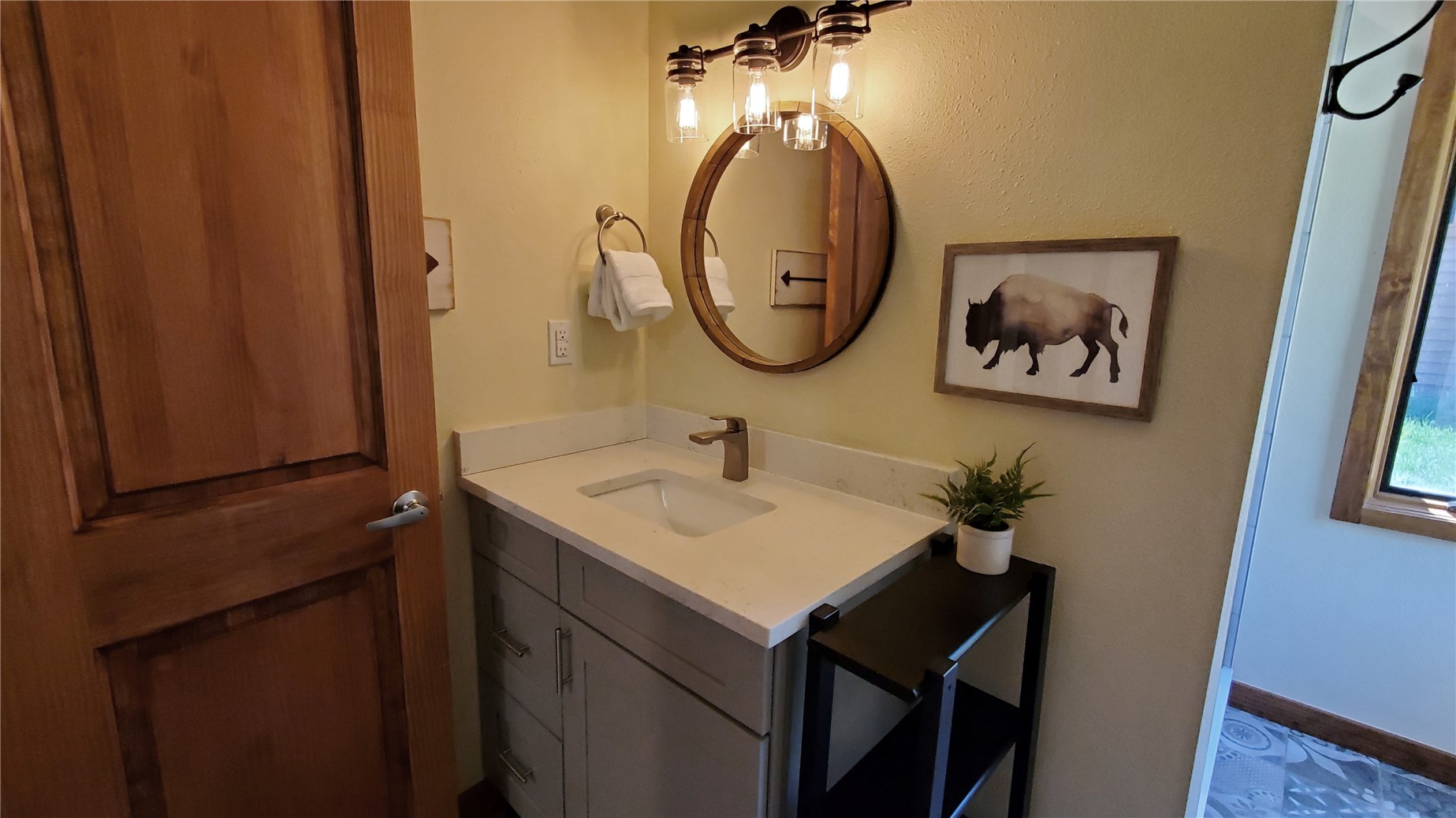 620 Tennis Club Road, Unit 1337 Keystone, CO 80435 - Photo 28 of 48 a bathroom with a sink and a mirror