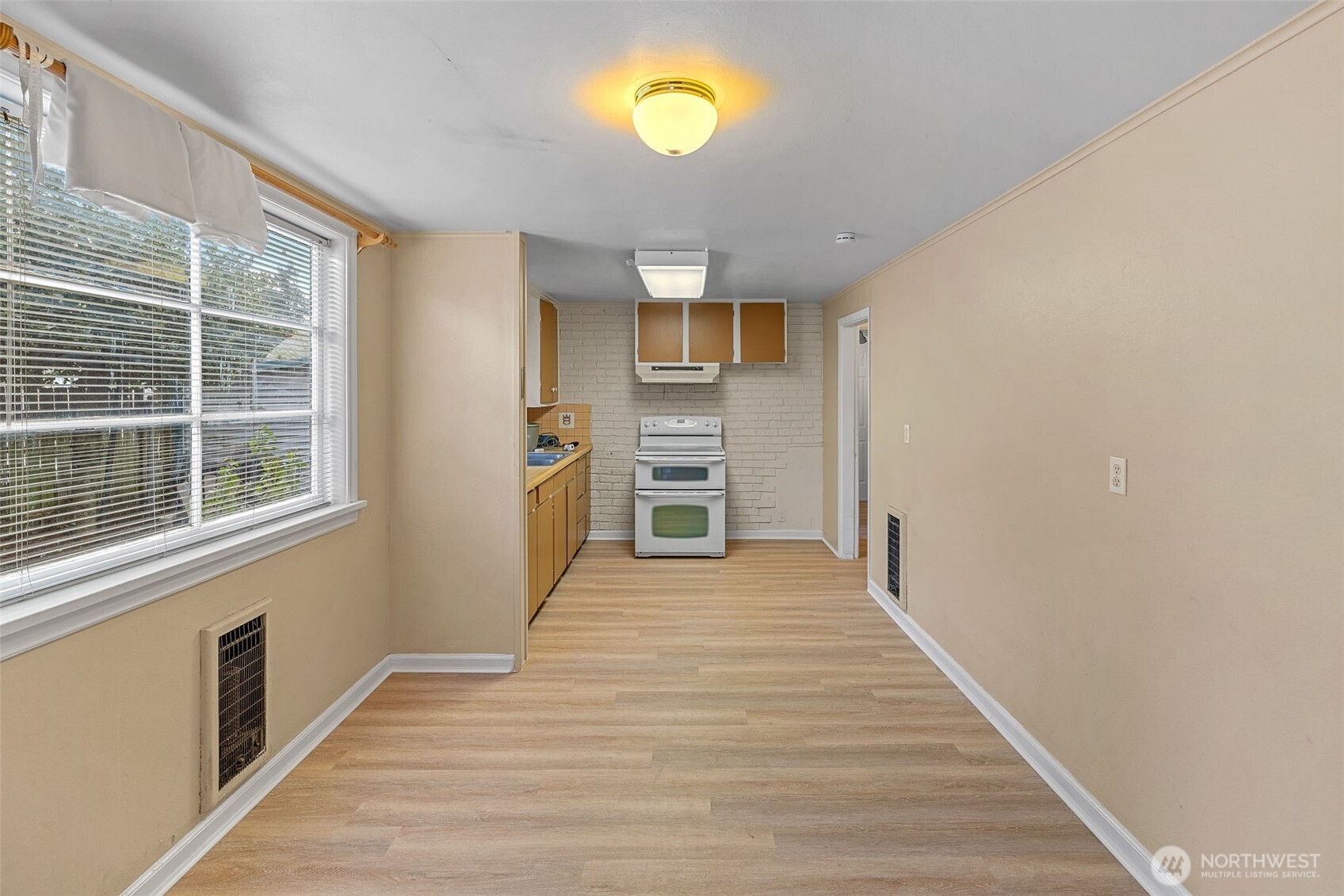 409 Wells Avenue North Renton, WA 98057 - Photo 11 of 26