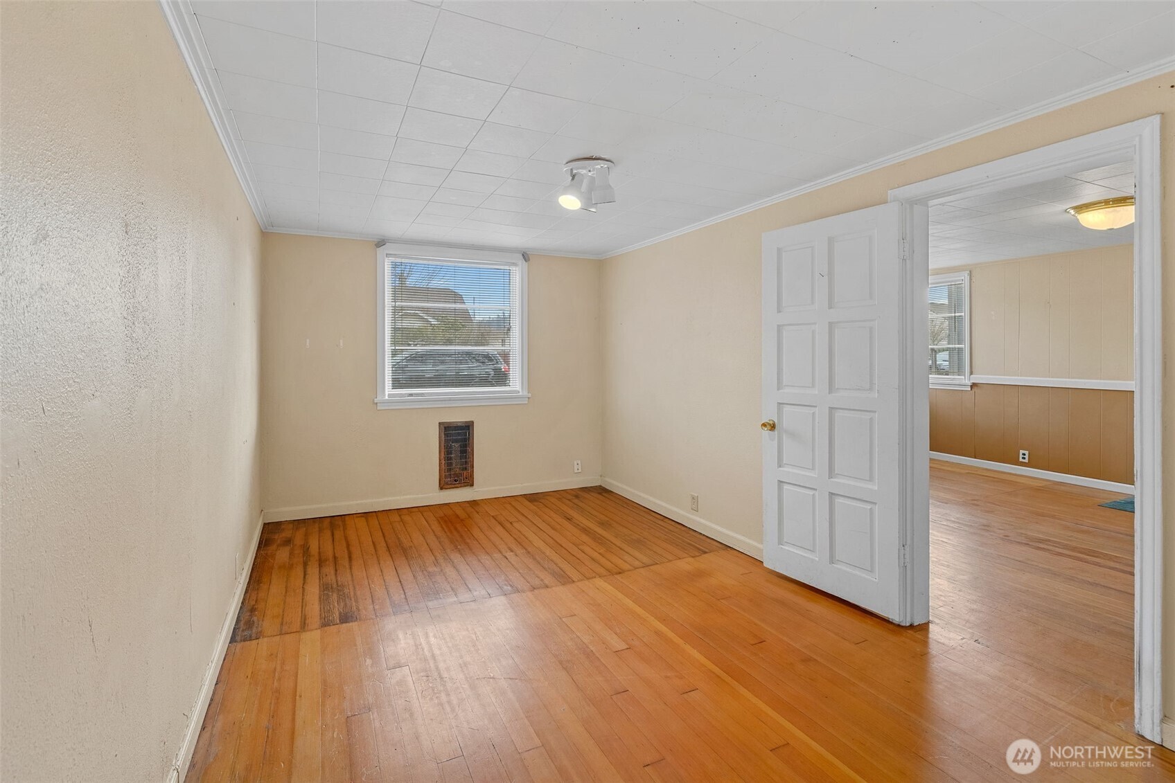 409 Wells Avenue North Renton, WA 98057 - Photo 15 of 26