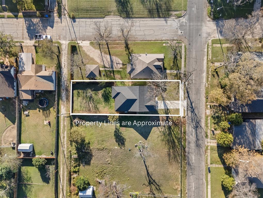 2020 Bosque Boulevard Waco, TX 76707 - Photo 2 of 27 a view of swimming pool