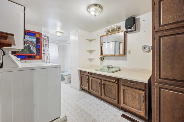 $64,900 | 118 2nd Street Southwest, Hillsboro, ND 58045