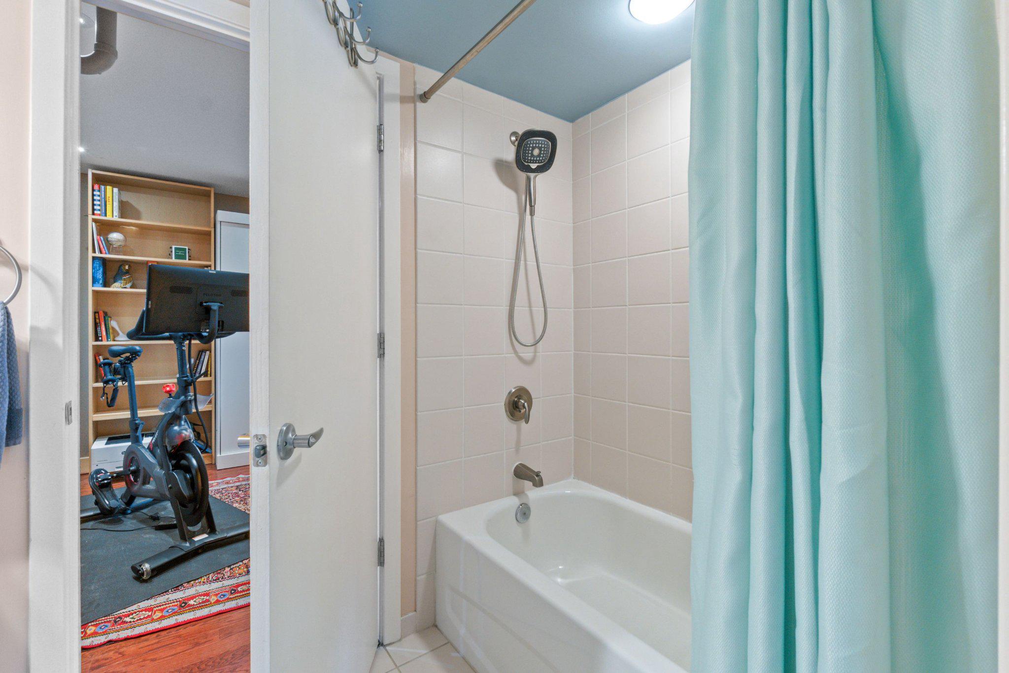 900 Bonifant Street, Unit C Silver Spring, MD 20910 - Photo 28 of 43 Bathroom 2