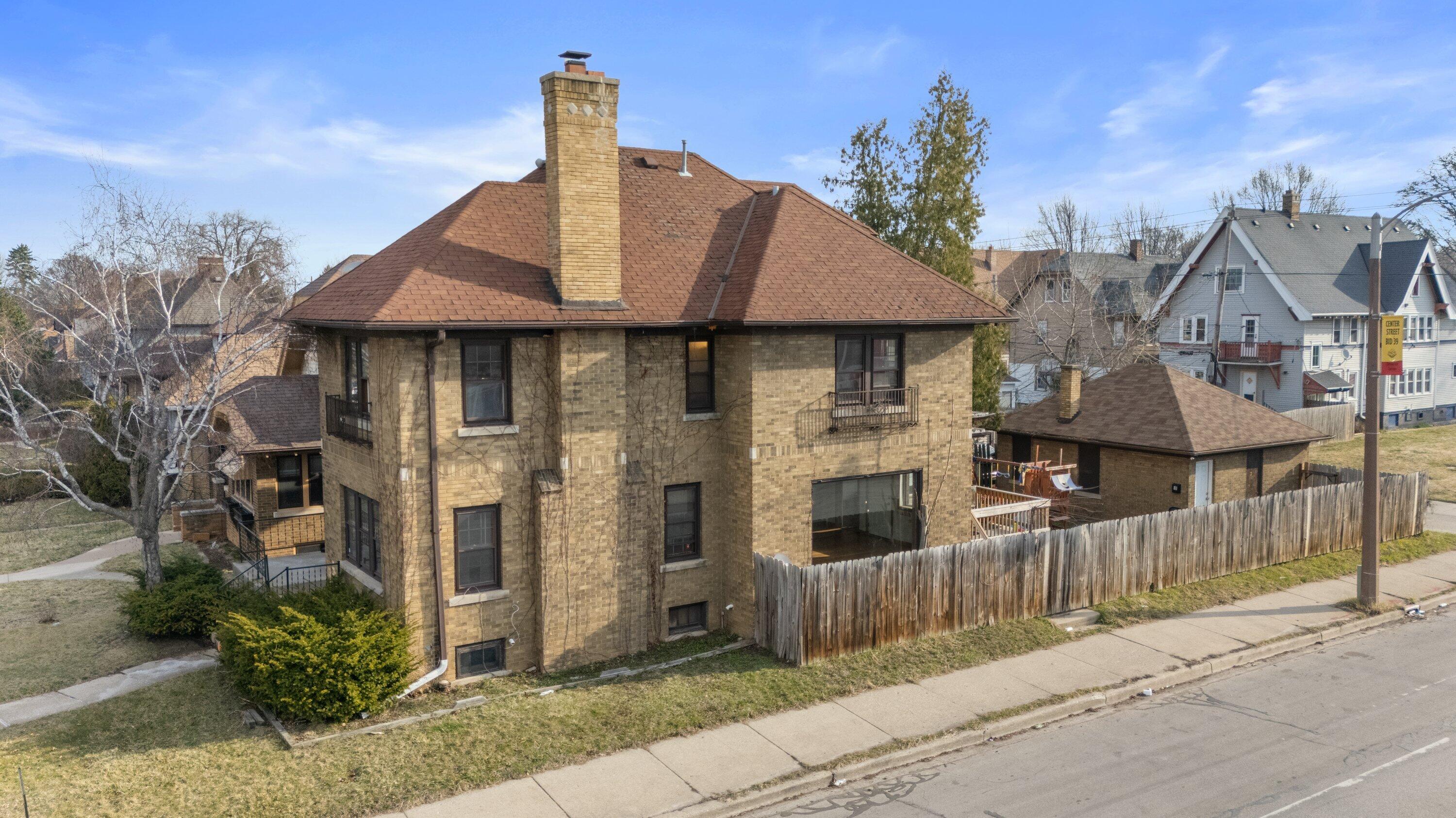 2704 North 46th Street Milwaukee, WI 53210 - Photo 25 of 29 Front 5