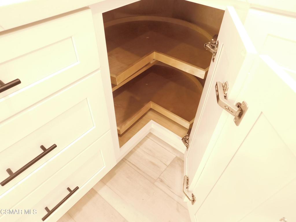 559 Stoney Peak Court Simi Valley, CA 93065 - Photo 14 of 62 a view of entryway