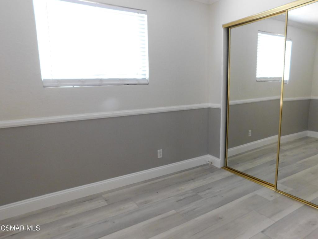 559 Stoney Peak Court Simi Valley, CA 93065 - Photo 39 of 62 a view of empty room with window