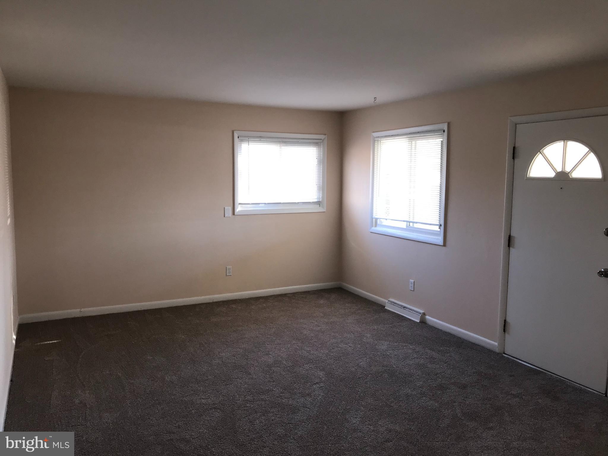 6200 Auth Road Suitland, MD 20746 - Photo 7 of 49 Living room