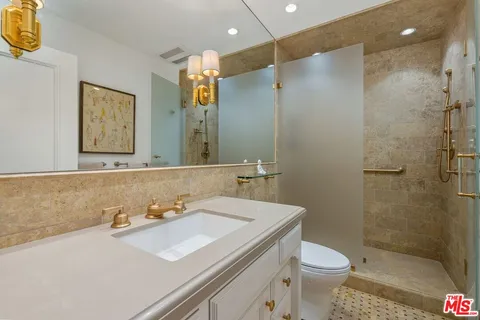 $1,999,000 | 2792 Bottlebrush Drive, Los Angeles, CA 90077