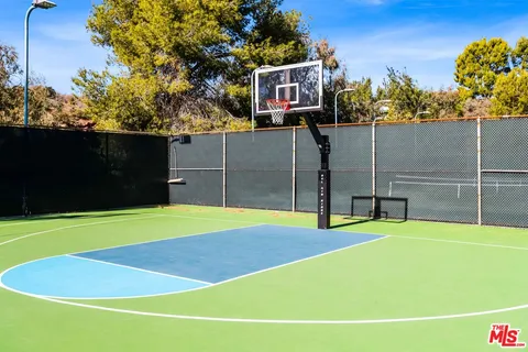 $1,999,000 | 2792 Bottlebrush Drive, Los Angeles, CA 90077