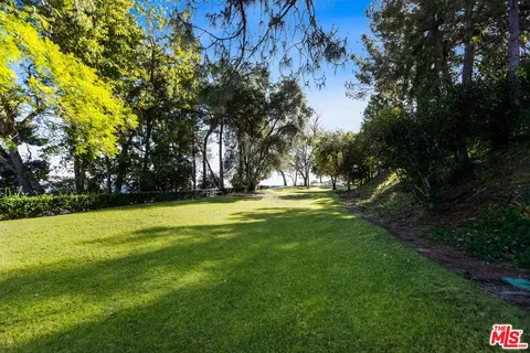 $1,999,000 | 2792 Bottlebrush Drive, Los Angeles, CA 90077