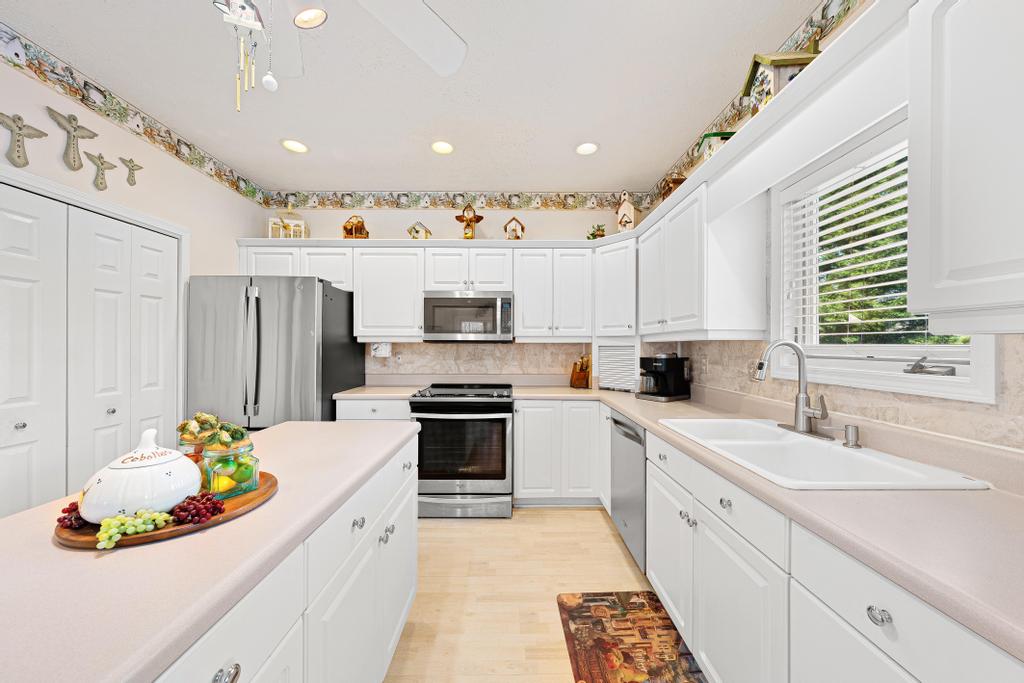 109 Sheldon Lane Westminster, SC 29693 - Photo 13 of 39