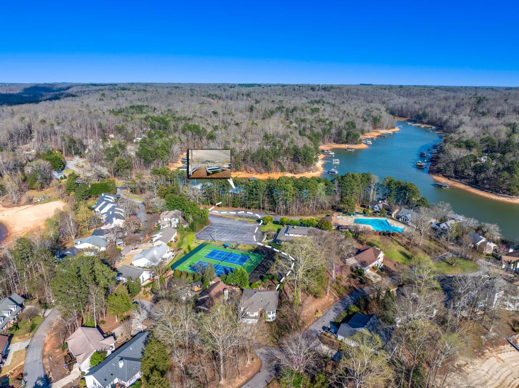 109 Sheldon Lane Westminster, SC 29693 - Photo 2 of 39 Within walking distance to covered boat slip plus amenities