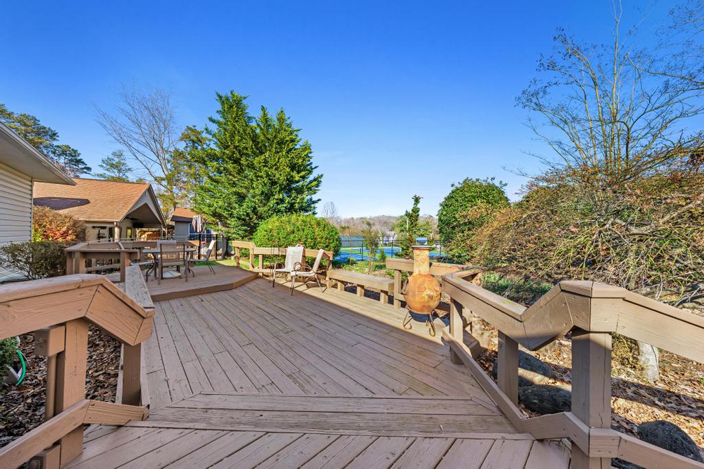 109 Sheldon Lane Westminster, SC 29693 - Photo 28 of 39 Spacious outdoor deck offers a seamless transition to the inviting surroundings.