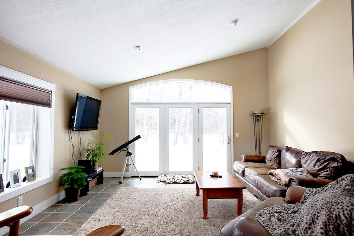 1711 North Buys Road Muskegon, MI 49445 - Photo 3 of 19 living1