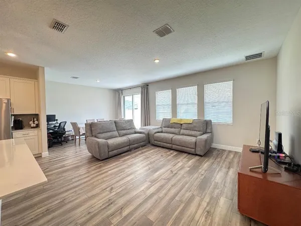 $2,800 | 10353 Fieldstone Myrtle Way, San Antonio, FL 33576