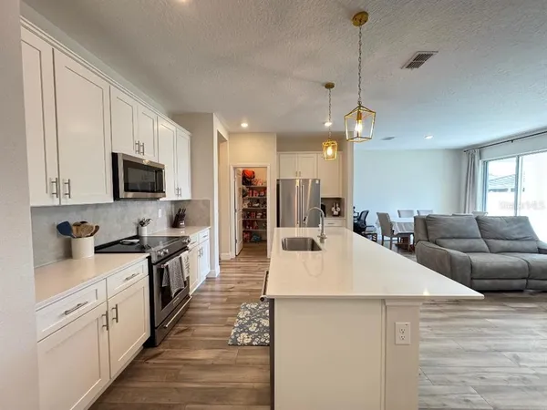 $2,800 | 10353 Fieldstone Myrtle Way, San Antonio, FL 33576