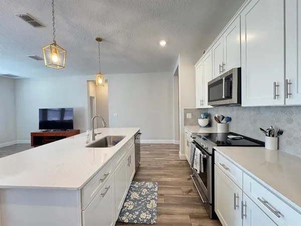$2,800 | 10353 Fieldstone Myrtle Way, San Antonio, FL 33576