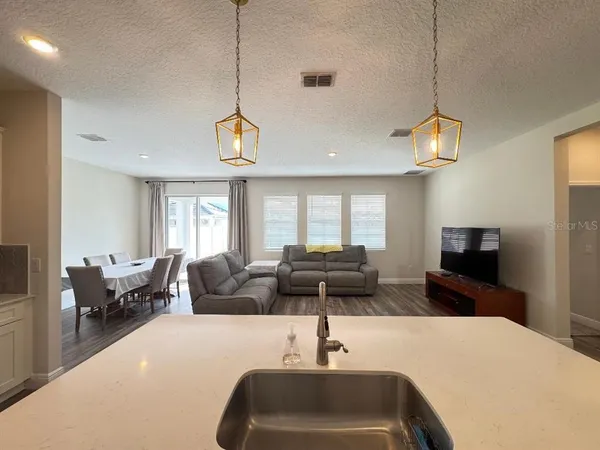 $2,800 | 10353 Fieldstone Myrtle Way, San Antonio, FL 33576