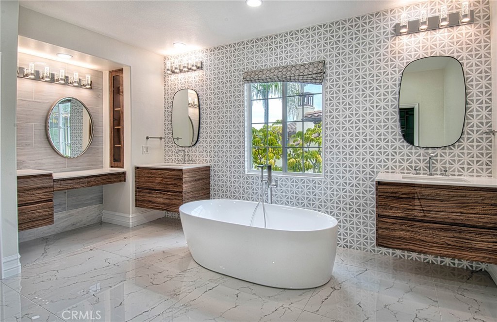28362 Via Pasito San Juan Capistrano, CA 92675 - Photo 13 of 28 Primary Bathroom