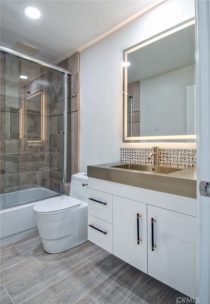 28362 Via Pasito San Juan Capistrano, CA 92675 - Photo 24 of 28 Guest Bathroom en suite on main floor quest room