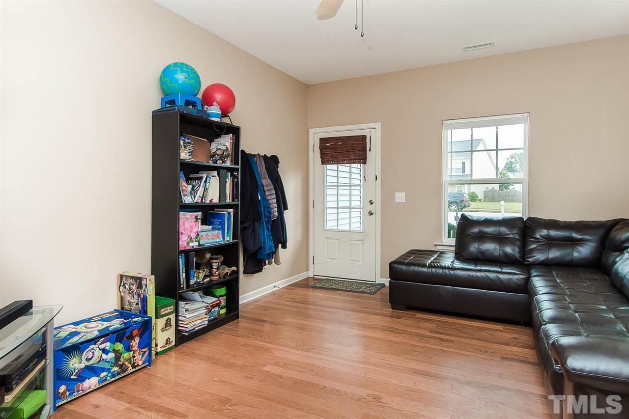 616 Smith Ridge Way Fuquay-Varina, NC 27526 - Photo 9 of 21 Cozy but roomy living room.