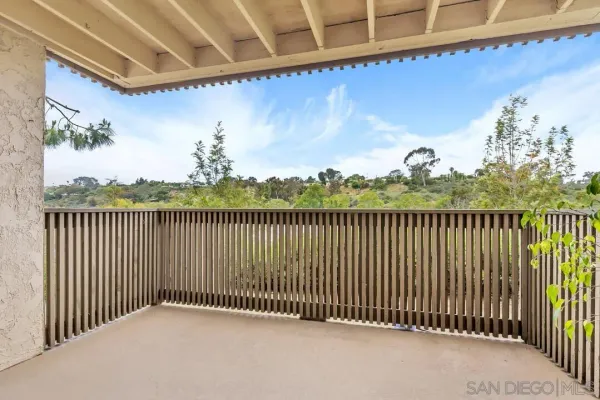 $2,600 | 8640 Via Mallorca, Unit E, La Jolla, CA 92037