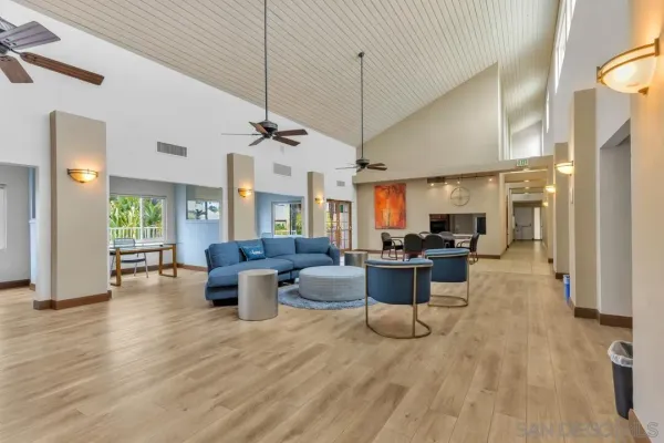$2,600 | 8640 Via Mallorca, Unit E, La Jolla, CA 92037