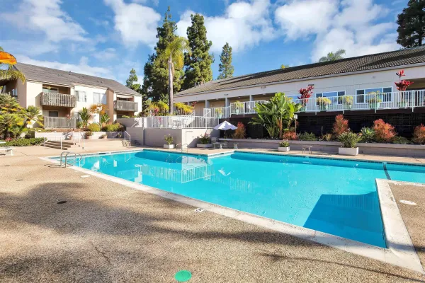 $2,600 | 8640 Via Mallorca, Unit E, La Jolla, CA 92037