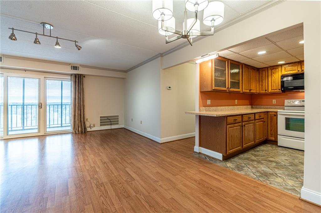 5600 Munhall Road, Unit 808 Pittsburgh, PA 15217 - Photo 8 of 39 Gallery Image 8