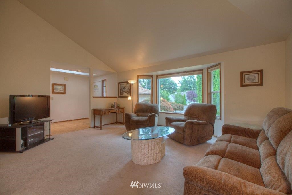 13340 Southeast 195th Street Renton, WA 98058 - Photo 3 of 18 Gallery Image 3